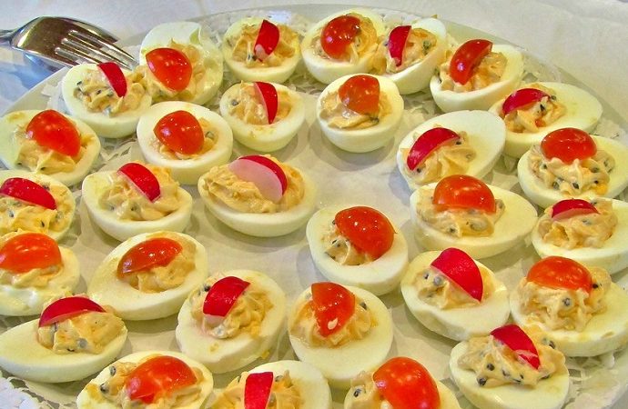 Фаршированные яйца классический и креативный подход к простому блюду